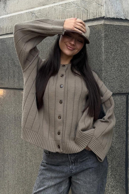 Classic Vintage & Enduringly Stylish Cardigan