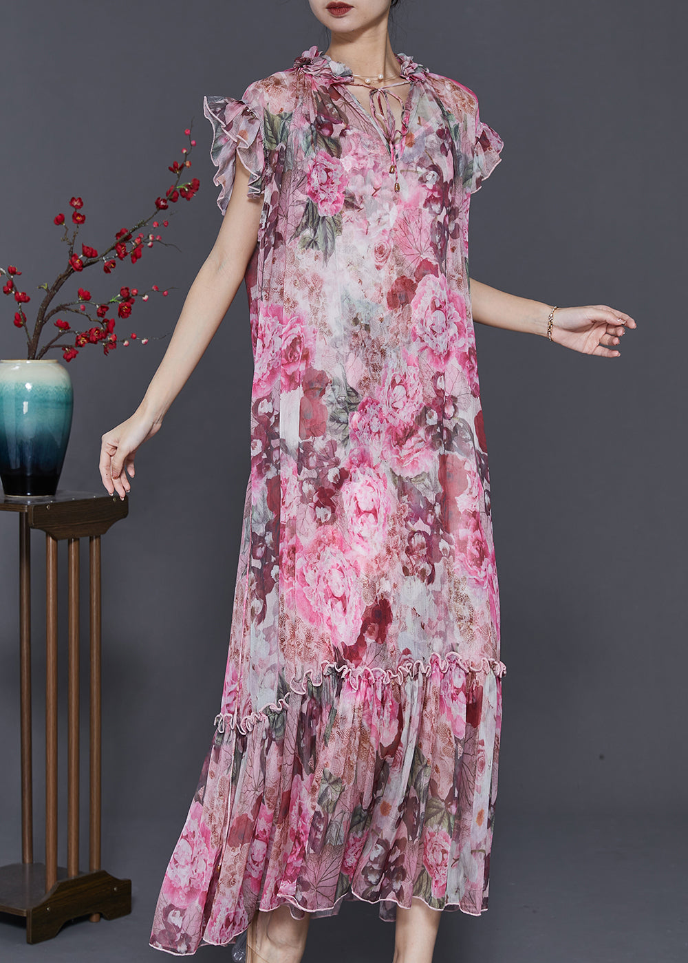 Effortlessly Elegant Dress with a Timeless Design