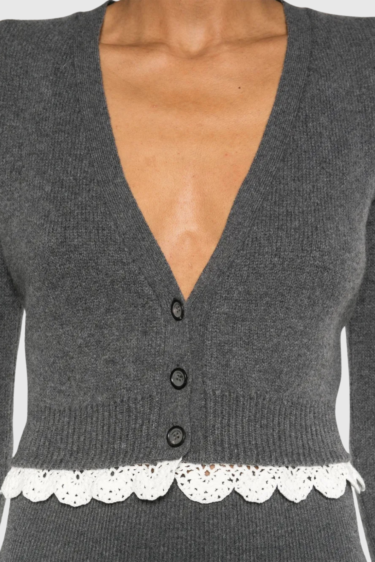 Effortlessly Elegant Cardigan with a Timeless Design