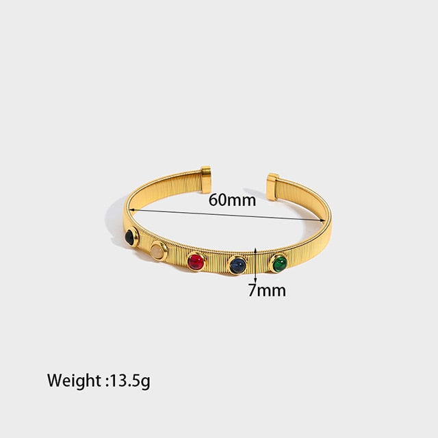 Effortlessly Elegant Garment with a Timeless Design