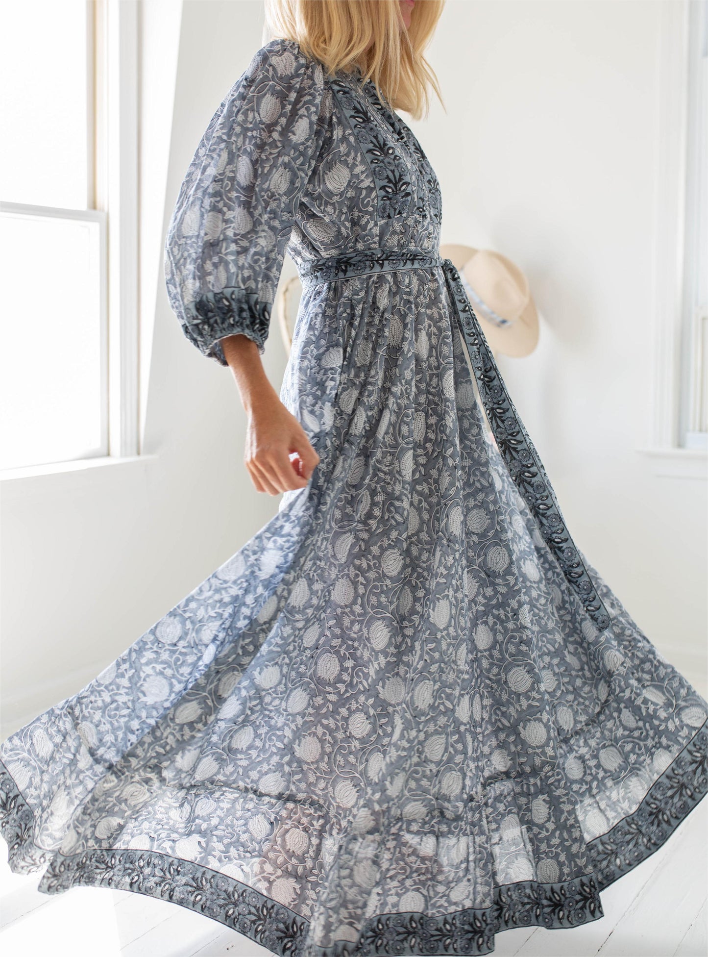 Classic Vintage Dress with a Flattering Fit