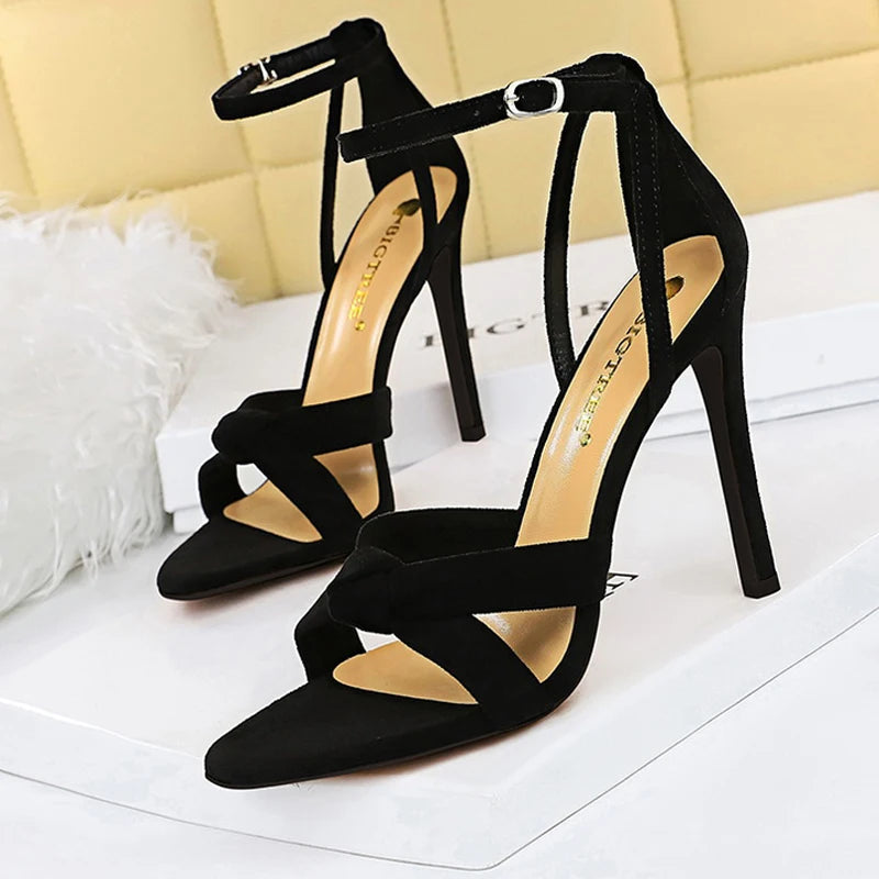 Classic Vintage & Enduringly Stylish Sandals
