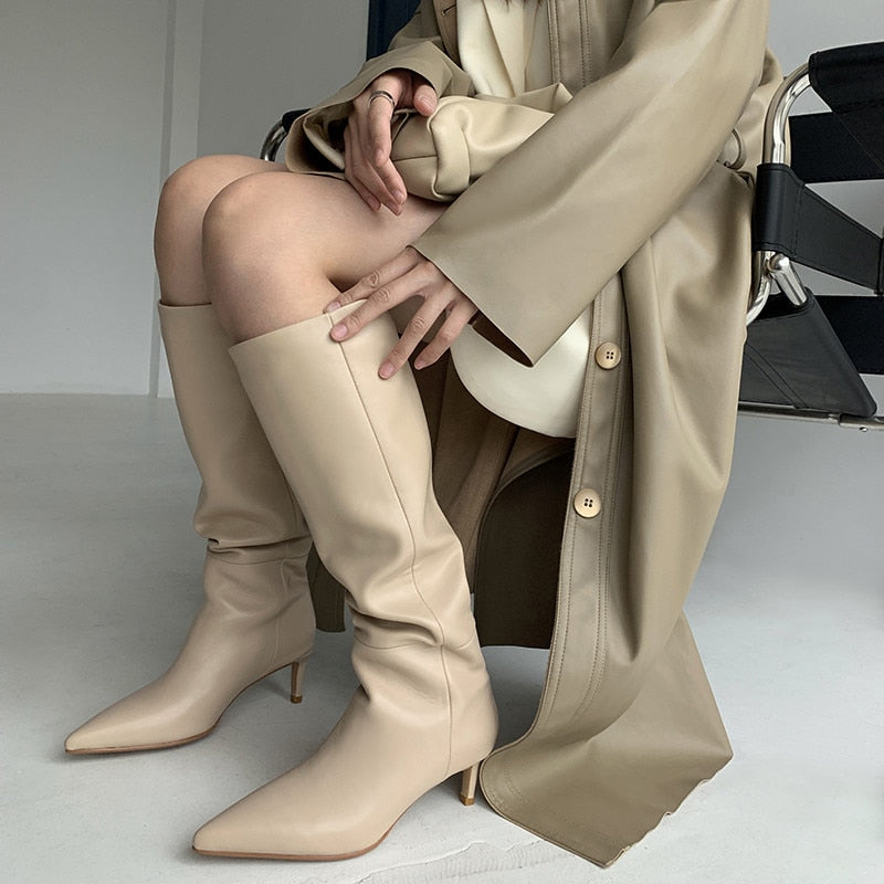 Well Tailored Garment with a Graceful Silhouette