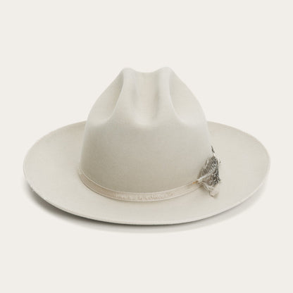 Polished Garment with an Effortless Classic Look