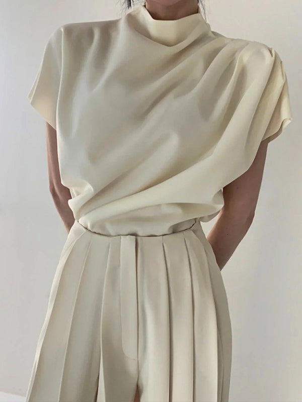 Effortlessly Elegant T-Shirt with a Timeless Design