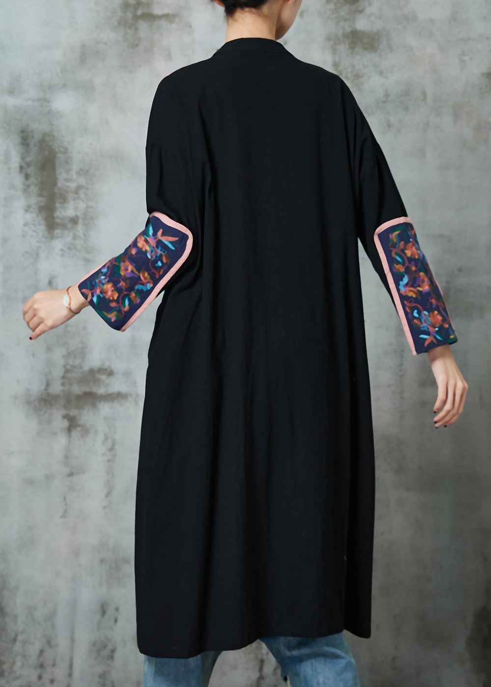 Well Tailored Cardigan with a Graceful Silhouette