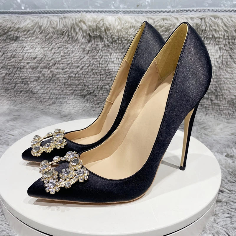 Polished Garment with an Effortless Classic Look
