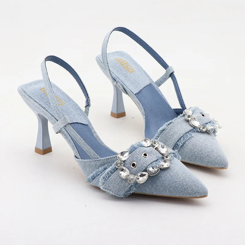 Well Tailored Sandals with a Graceful Silhouette