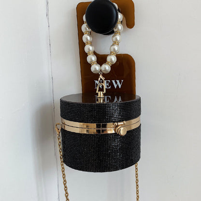 Well Tailored Bag with a Graceful Silhouette