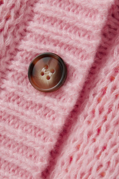 Effortlessly Elegant Cardigan with a Timeless Design
