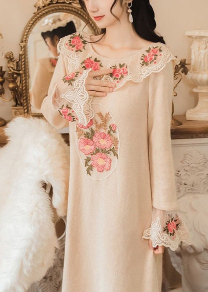 Well Tailored Sweater with a Graceful Silhouette