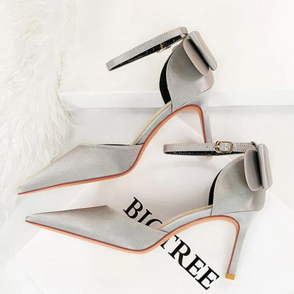 A Vintage Style Heels with Delicate Timeless Details