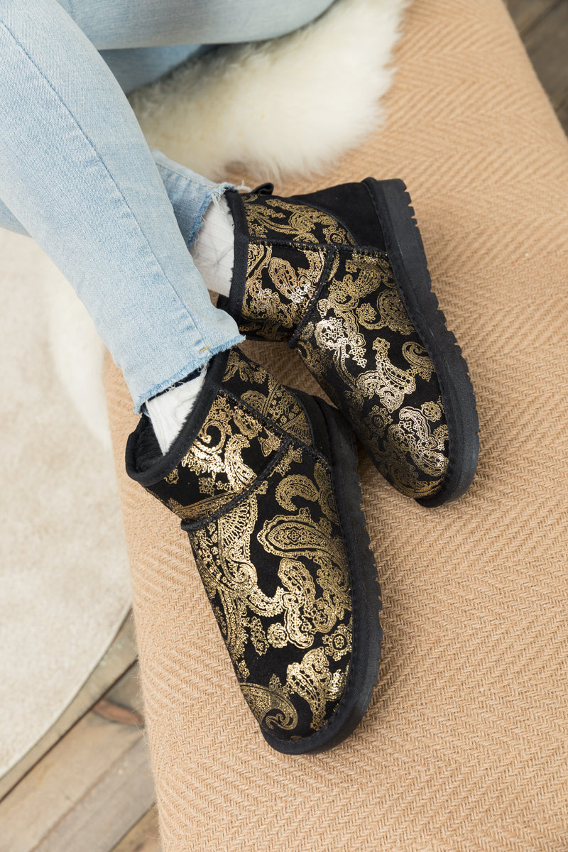Elegantly Styled Garment for Everyday Wear