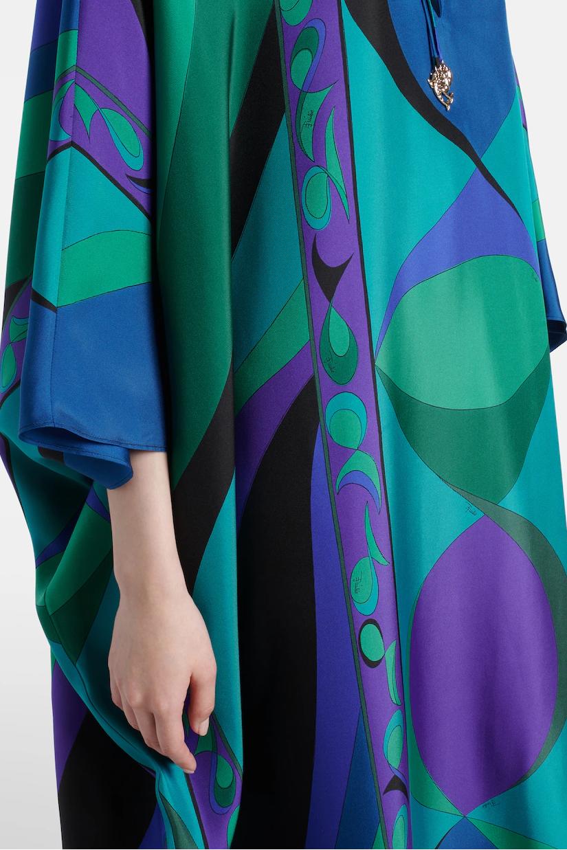 Well Tailored Garment with a Graceful Silhouette