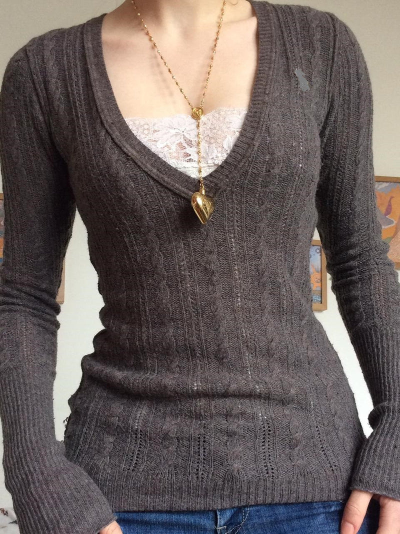 Effortlessly Elegant Top with a Timeless Design
