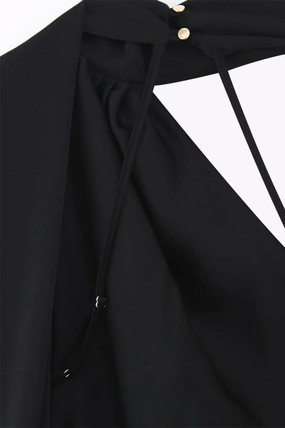 Effortlessly Elegant Dress with a Timeless Design