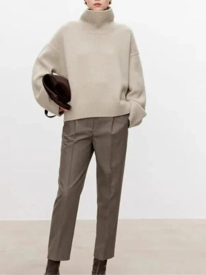 Effortlessly Elegant Sweater with a Timeless Design