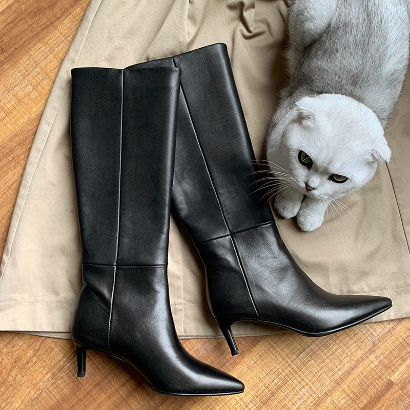 Classic Vintage Boots with a Flattering Fit