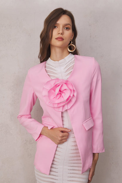Effortlessly Elegant Garment with a Timeless Design
