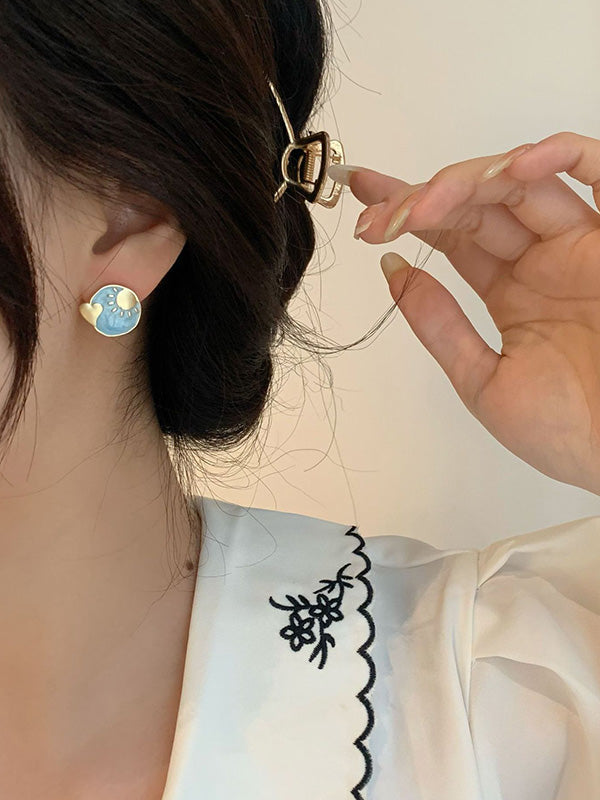 Gracefully Styled Garment for Any Occasion