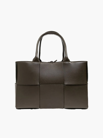 Beautifully Crafted Bag in a Classic Style