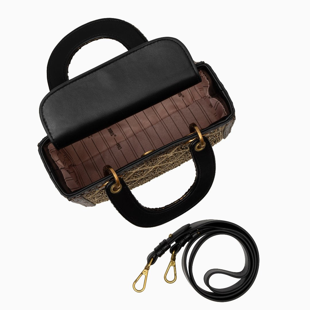 Gracefully Styled Bag for Any Occasion