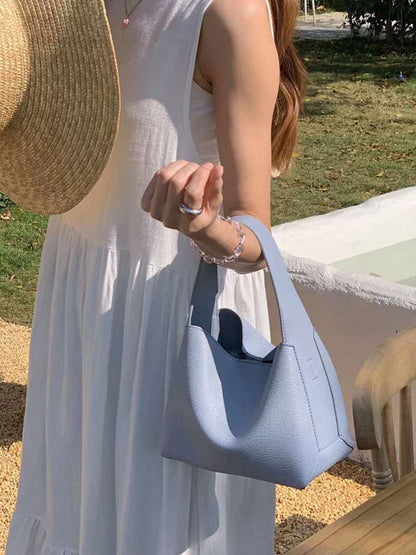 Sophisticated Bag with a Clean Classic Look