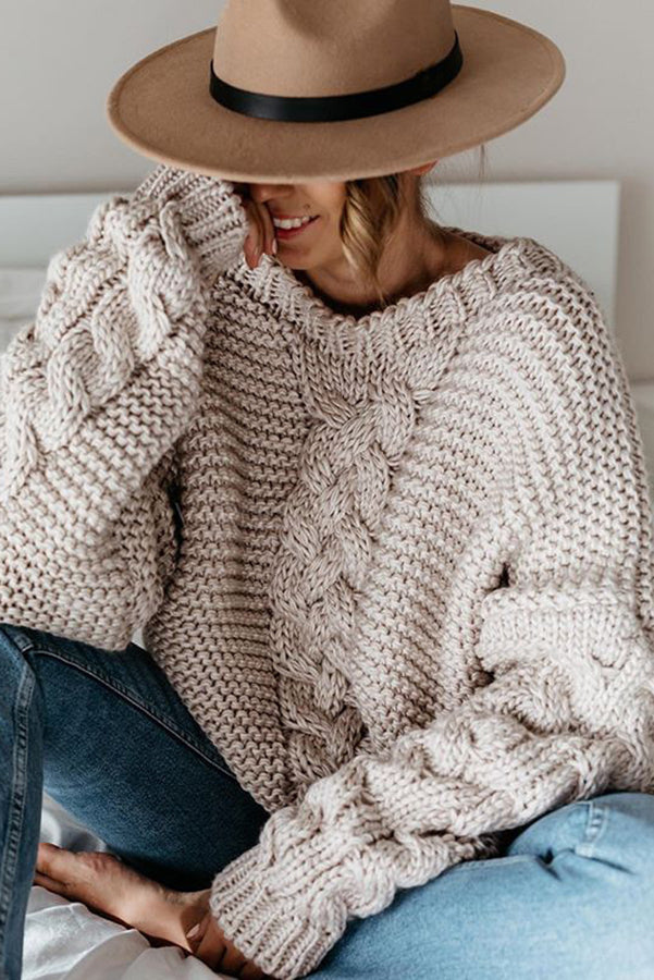 Effortlessly Elegant Sweater with a Timeless Design