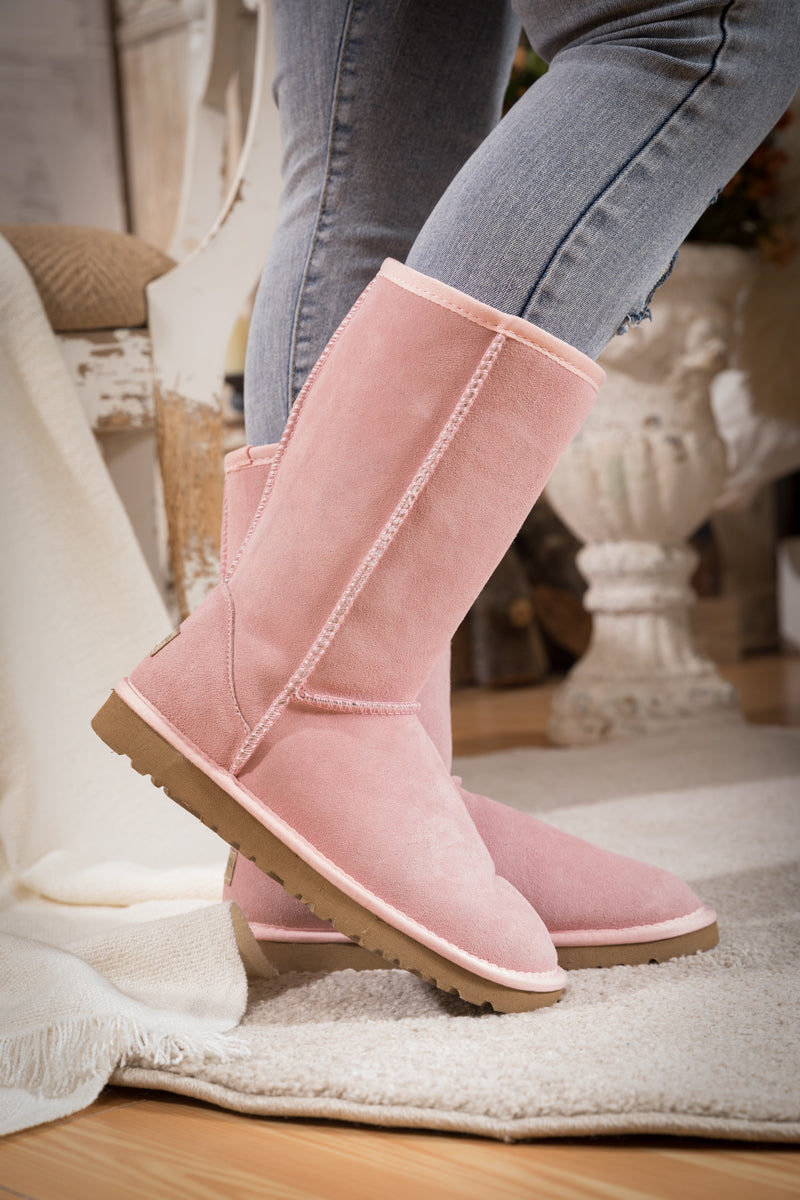 Well Tailored Boots with a Graceful Silhouette