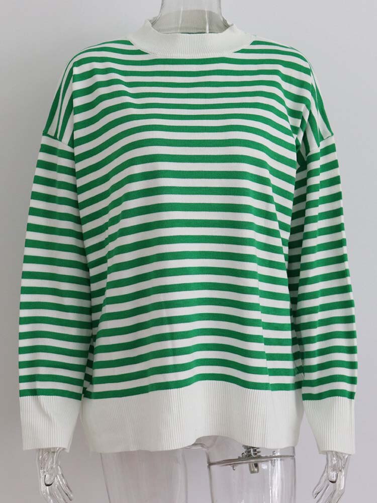 Well Tailored Sweater with a Graceful Silhouette
