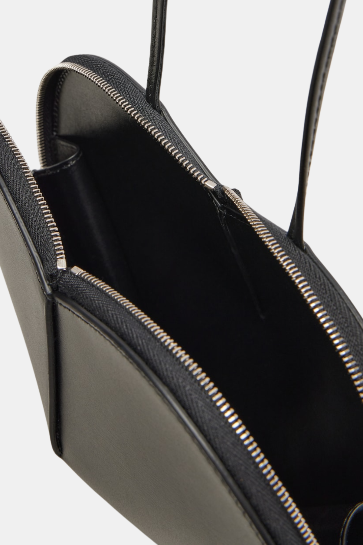 Elegantly Styled Bag for Everyday Wear