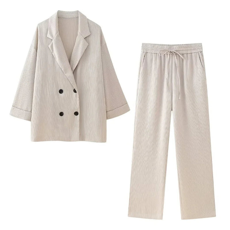 Effortlessly Elegant Jacket with a Timeless Design