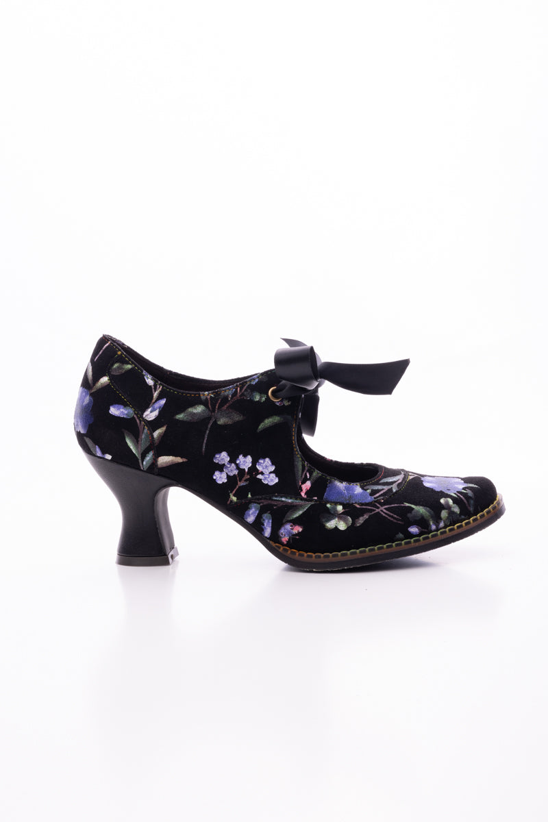 Classic Vintage Garment with a Flattering Fit