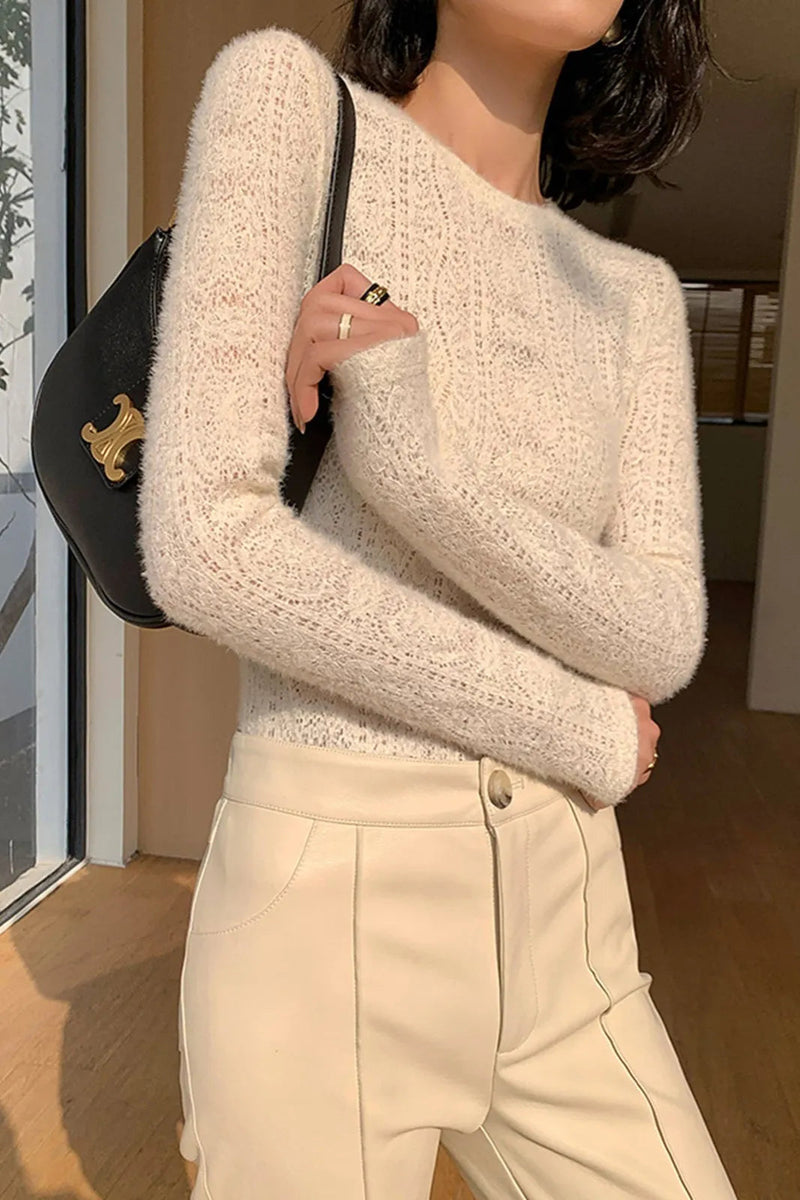 Effortlessly Elegant Top with a Timeless Design