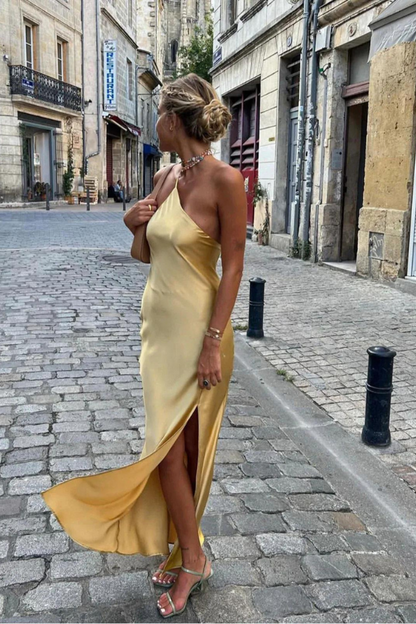 Beautifully Finished Garment in a Timeless Design