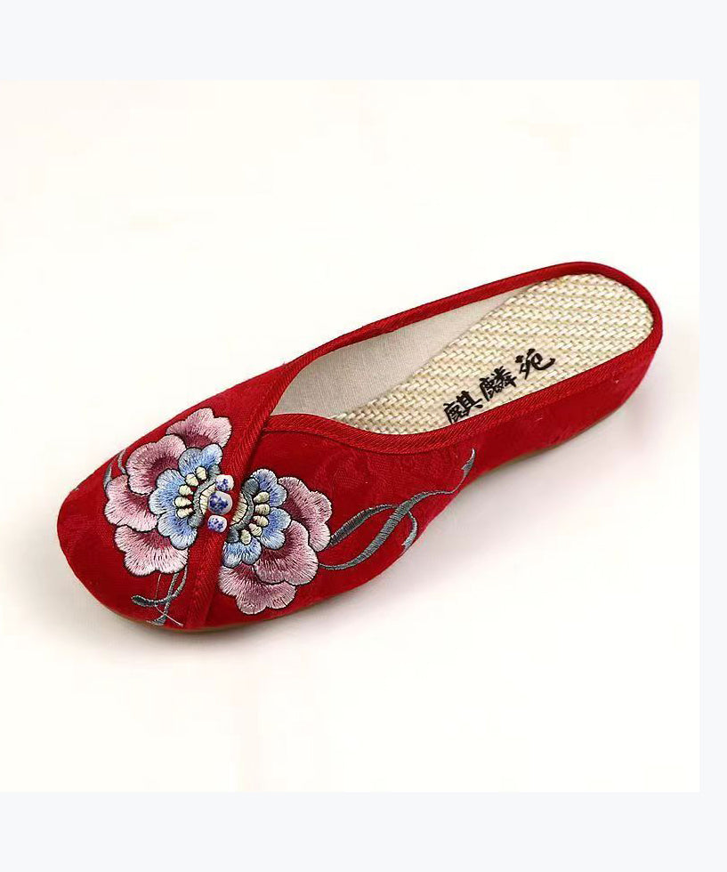 Effortlessly Elegant Sandals with a Timeless Design