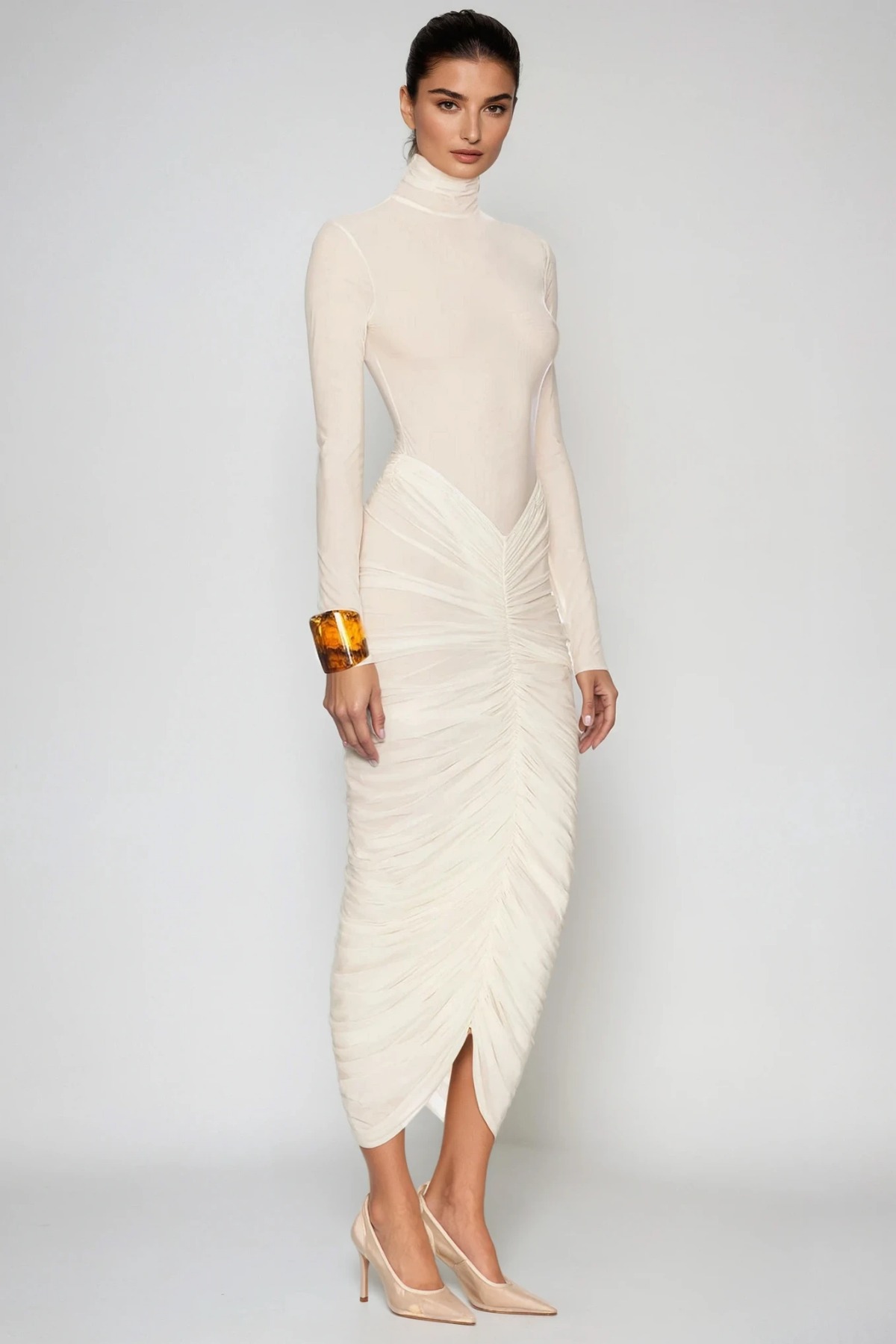 Beautifully Crafted Dress in a Classic Style