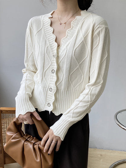 Well Tailored Cardigan with a Graceful Silhouette