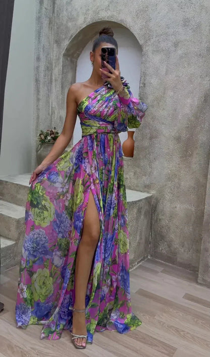 Effortlessly Elegant Garment with a Timeless Design