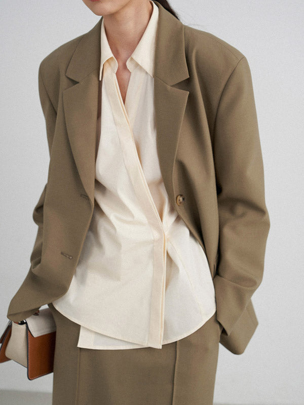 Beautifully Crafted Blouse in a Classic Style
