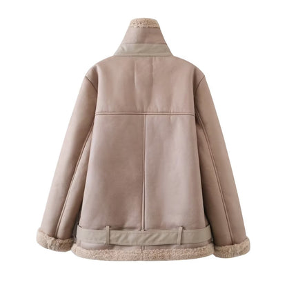 Well Tailored Jacket with a Graceful Silhouette