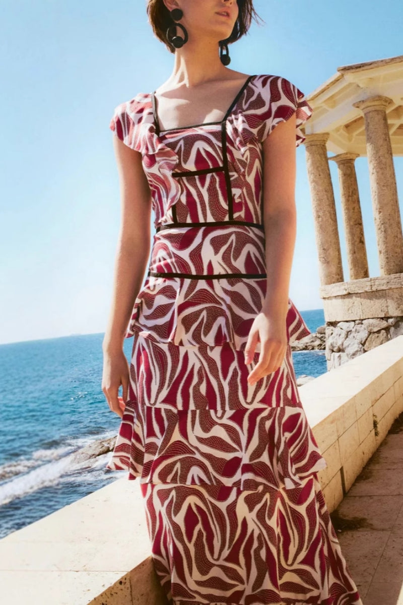 Well Tailored Dress with a Graceful Silhouette
