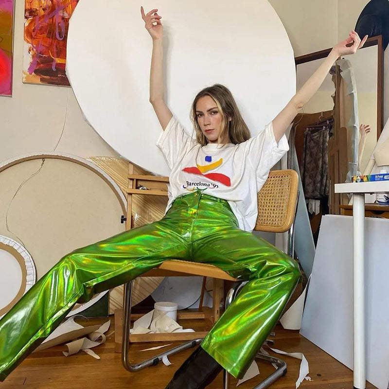 Effortlessly Elegant Pants with a Timeless Design
