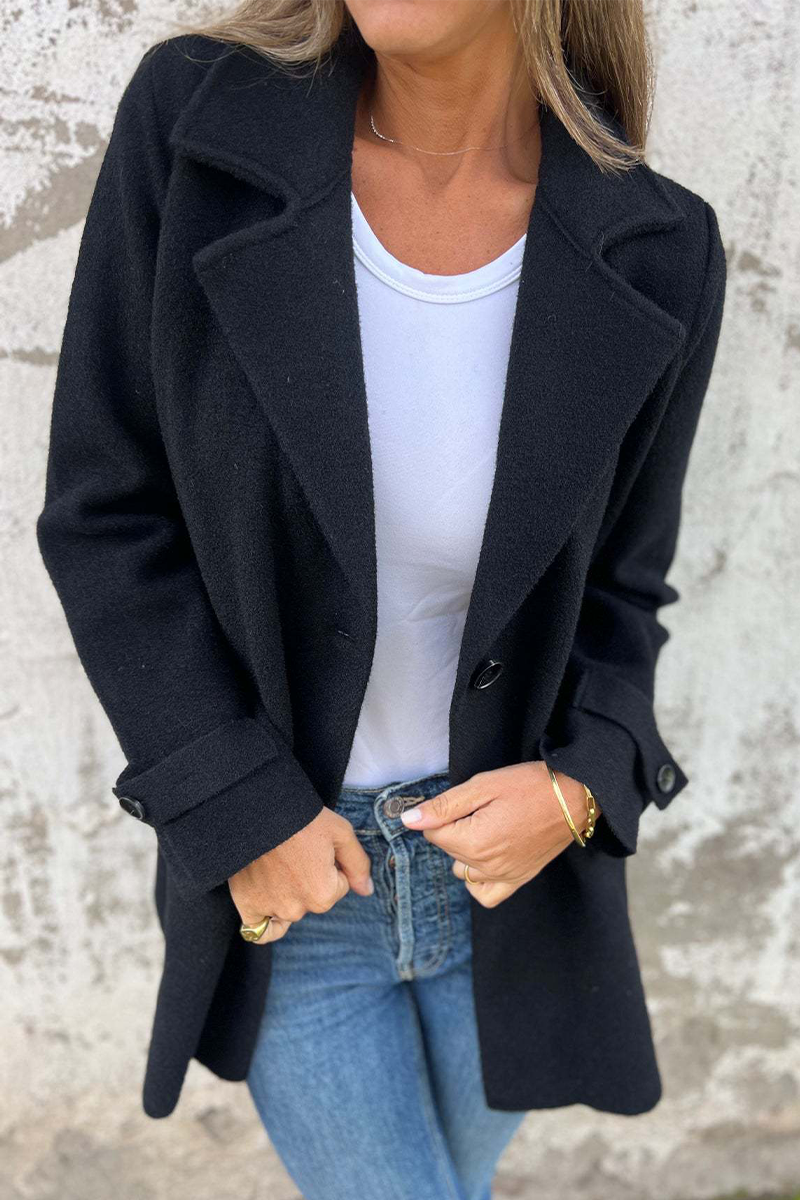 Effortlessly Elegant Garment with a Timeless Design