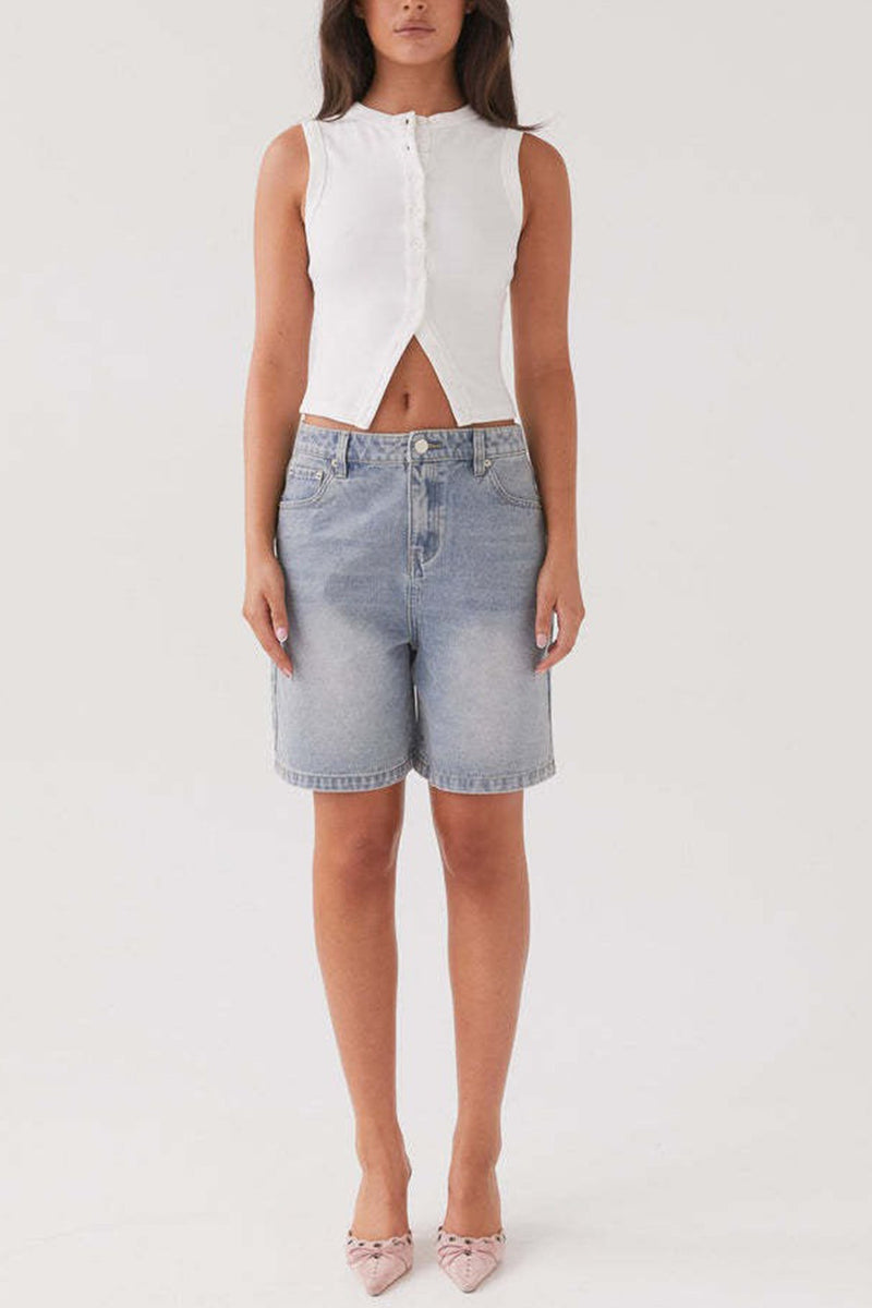 Effortlessly Elegant Top with a Timeless Design