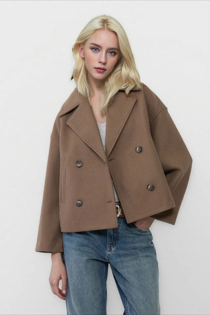 Well Tailored Jacket with a Graceful Silhouette