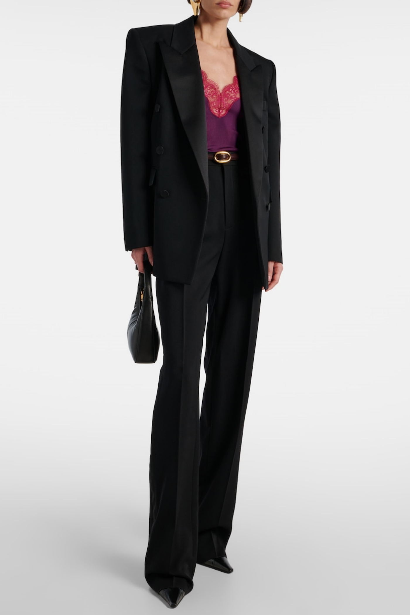 Well Tailored Top with a Graceful Silhouette
