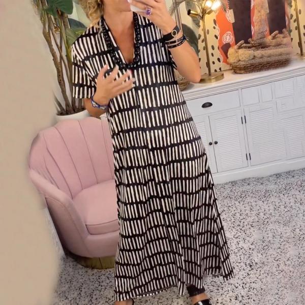 Classic Vintage Dress with a Flattering Fit
