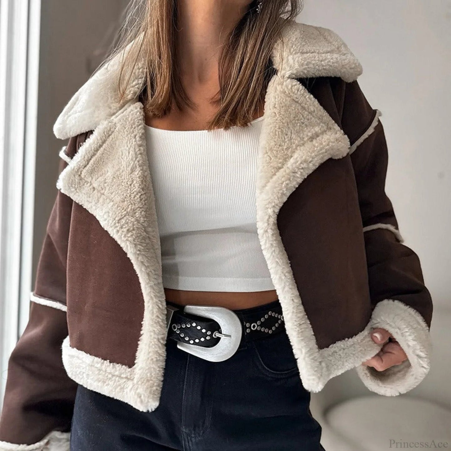 Beautifully Finished Coat in a Timeless Design