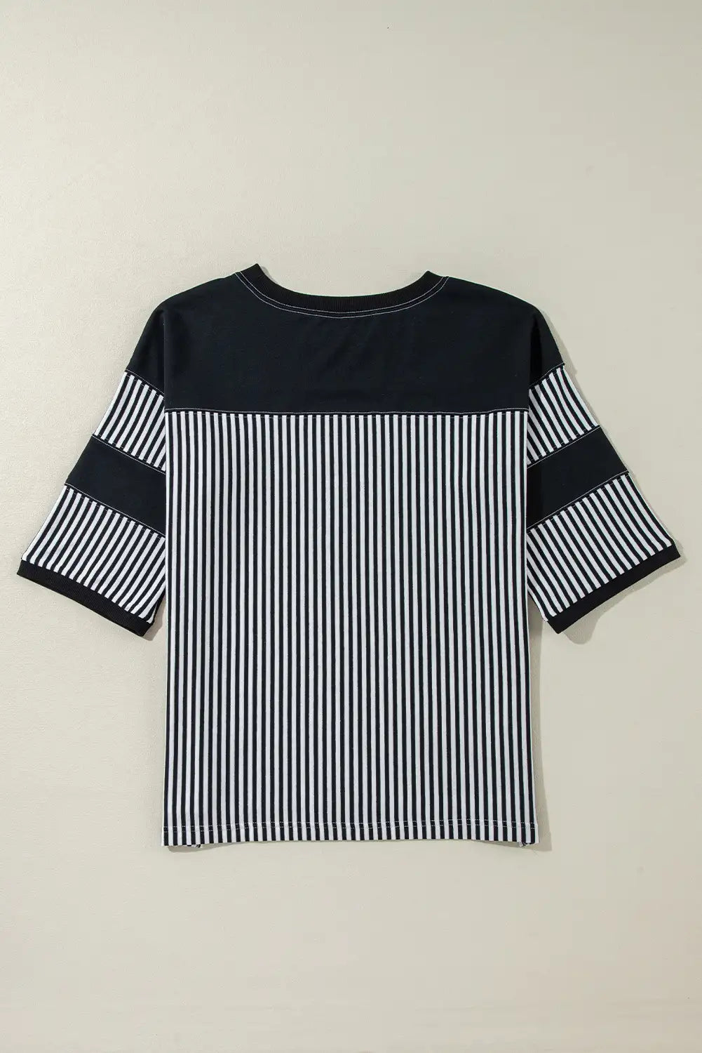 Well Tailored Top with a Graceful Silhouette
